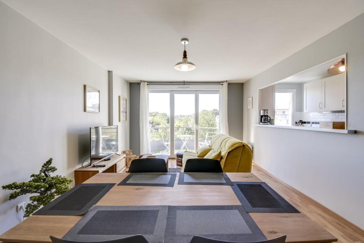 Chic Apart With Parking And Balcony Leilighet Cergy Eksteriør bilde