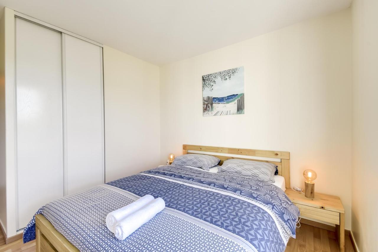 Chic Apart With Parking And Balcony Leilighet Cergy Eksteriør bilde