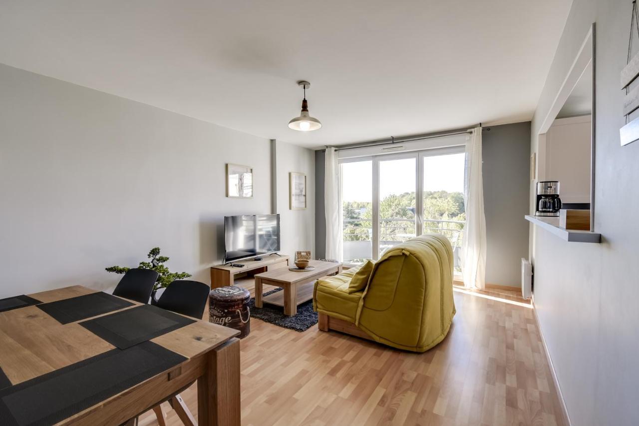 Chic Apart With Parking And Balcony Leilighet Cergy Eksteriør bilde
